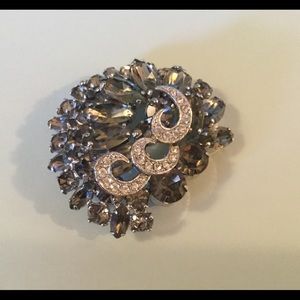 Vintage Weiss Brooch gray & clear